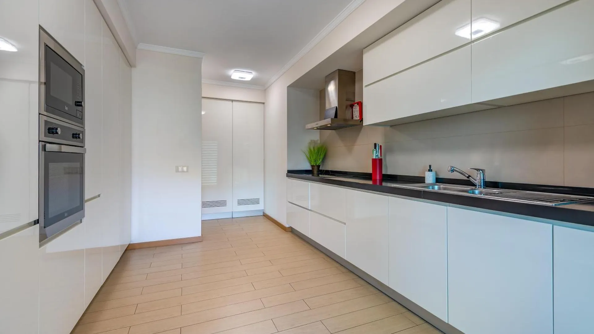 Sunscape Rocha Prime - Oceanview - Wifi - Parking Apartment Portimao